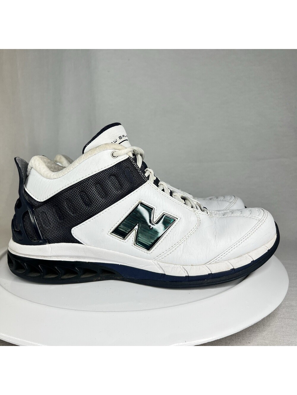 New Balance Men’s Basketball Shoes Size 11 No Straps Included (BB8026WB) EUC